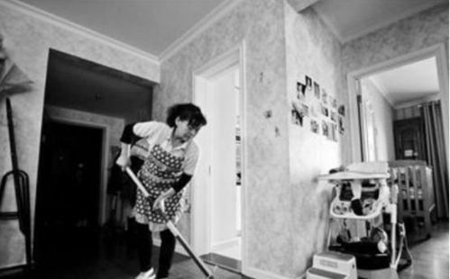 北京保姆月入過萬背后 光環與現實的交織